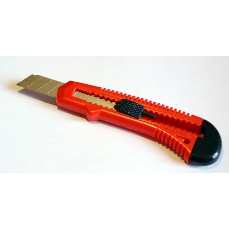 Cutter taglierino coltellino