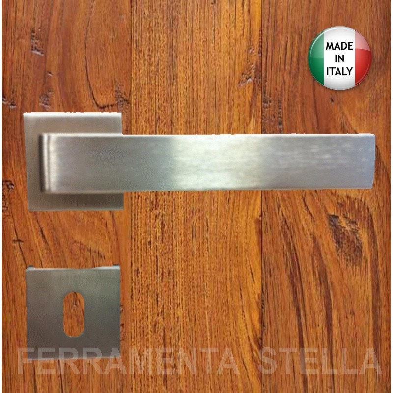 MANIGLIA SPIGOLA CON ROSETTA FORO CHIAVE